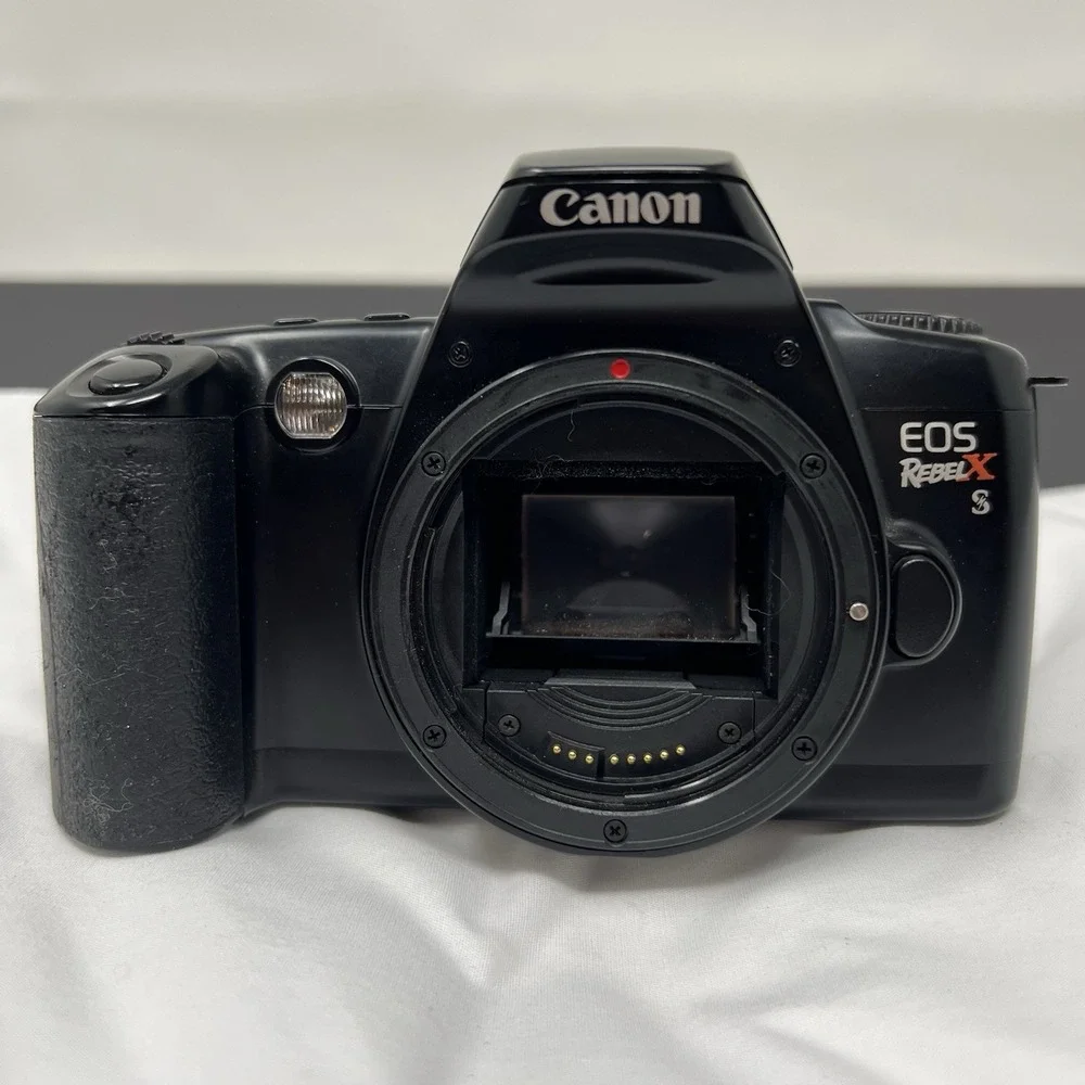 Canon EOS Rebel XS SLR 35mm Camera Body Canon EOS Rebel XS Camera Body ESTATE